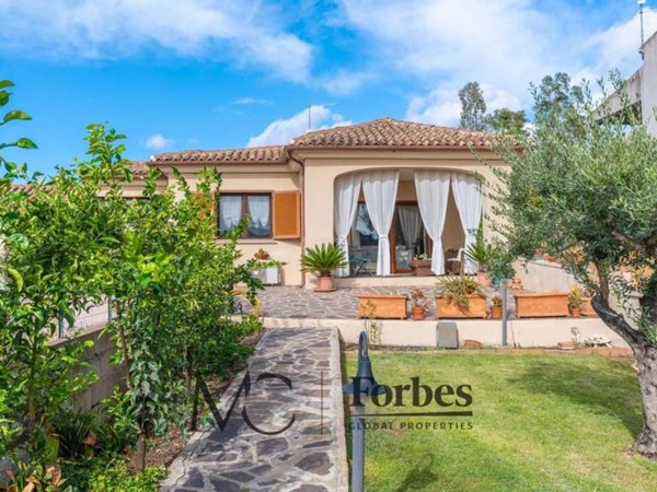 casa indipendente in vendita a San Teodoro(SS) in zona Buddittogliu Straulas