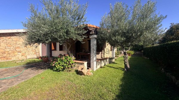 casa indipendente in vendita a San Teodoro(SS) in zona San Teodoro centro