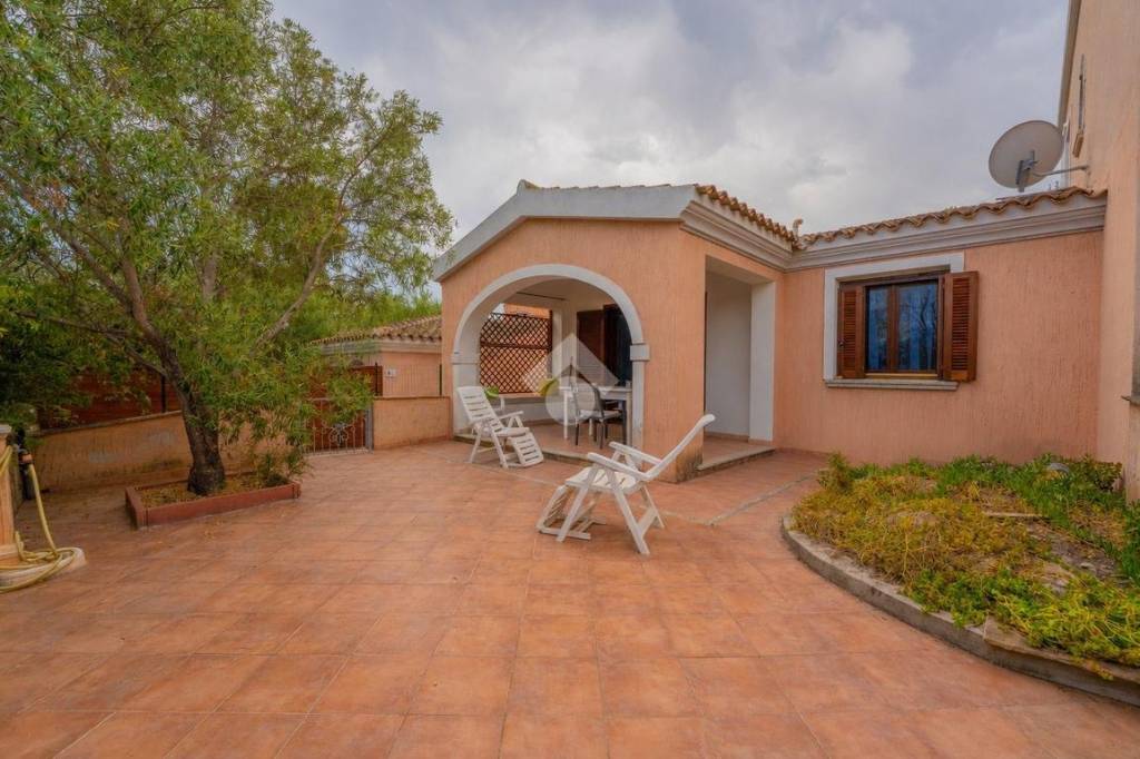 casa indipendente in vendita a San Teodoro(SS) in zona Suaredda / La Traversa
