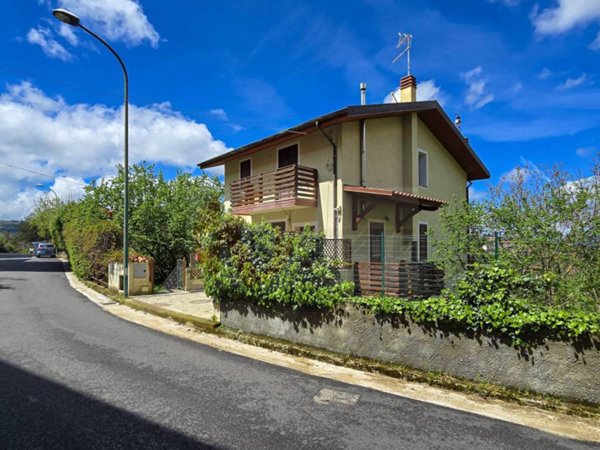 casa indipendente in vendita ad Aritzo
