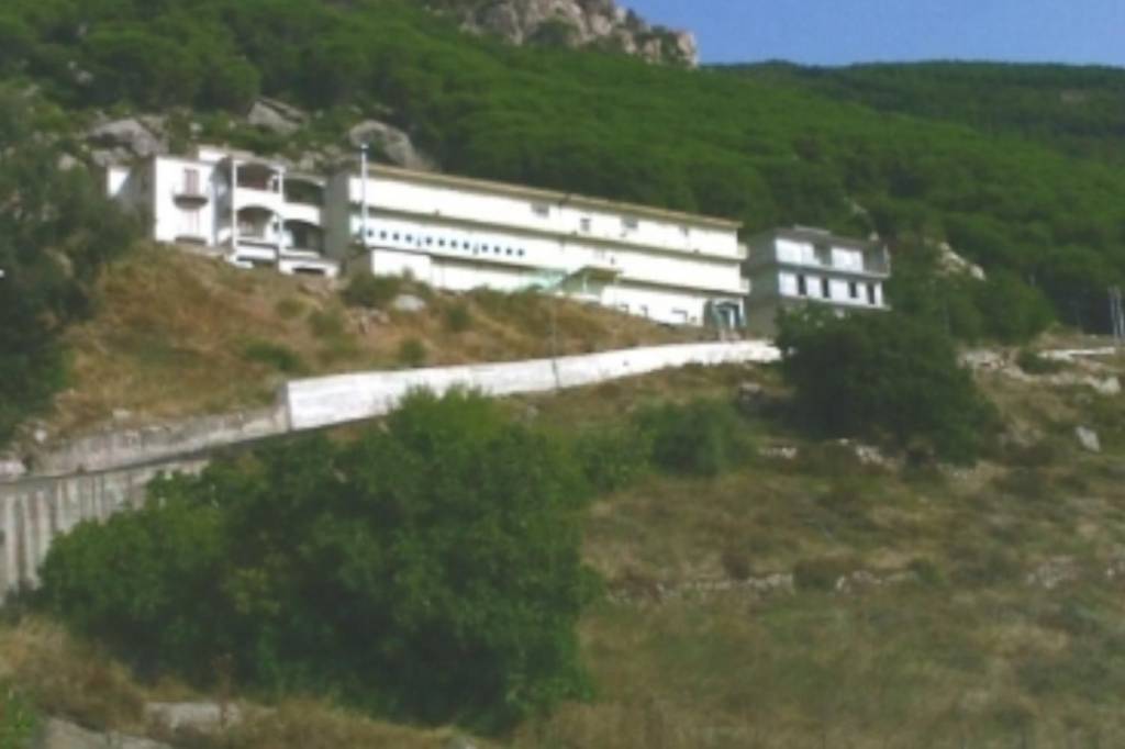 locale commerciale in vendita ad Arzana