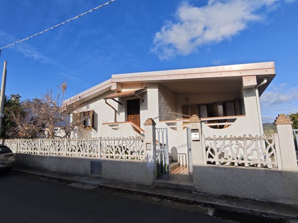 casa indipendente in vendita a Bari Sardo