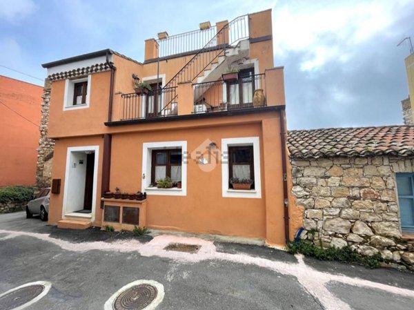 casa semindipendente in vendita a Baunei