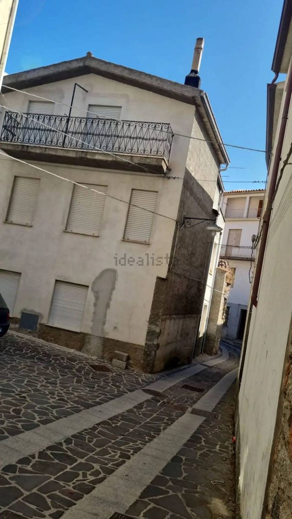 casa indipendente in vendita a Bitti