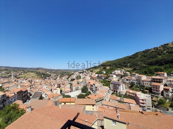 casa indipendente in vendita a Bitti