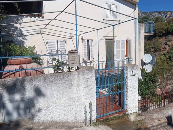 appartamento in vendita a Dorgali in zona Cala Gonone