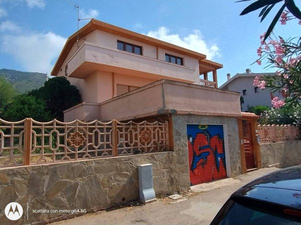 appartamento in vendita a Dorgali in zona Cala Gonone
