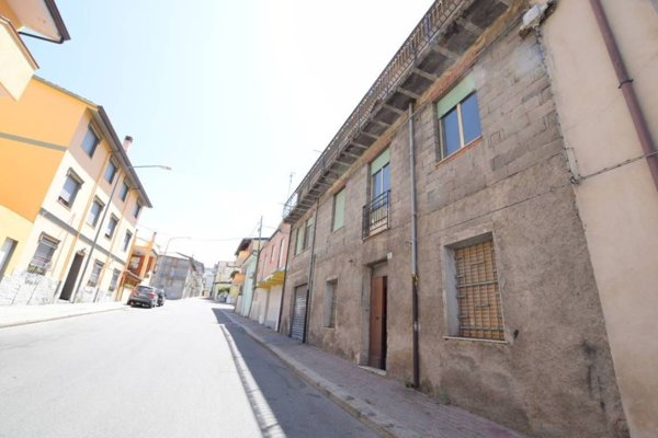 casa indipendente in vendita a Fonni