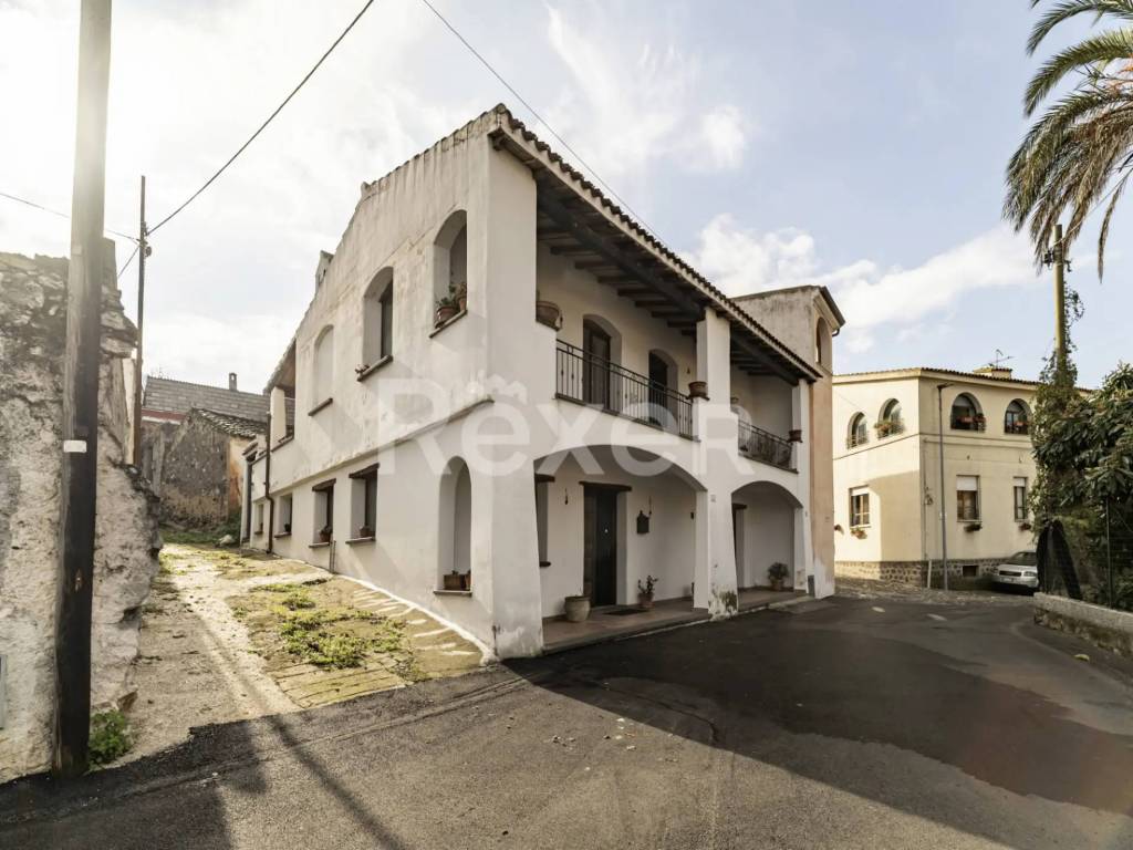 casa indipendente in vendita a Galtellì