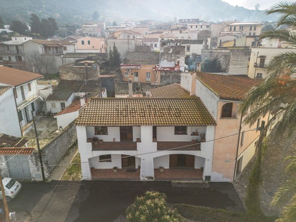 casa indipendente in vendita a Galtellì
