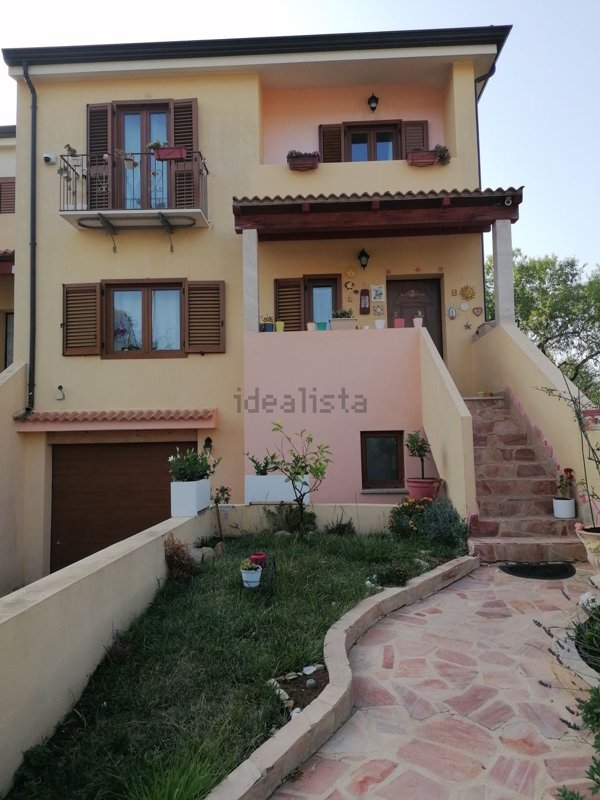 esavano in vendita a Galtellì