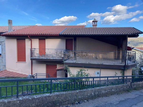 casa indipendente in vendita a Gavoi