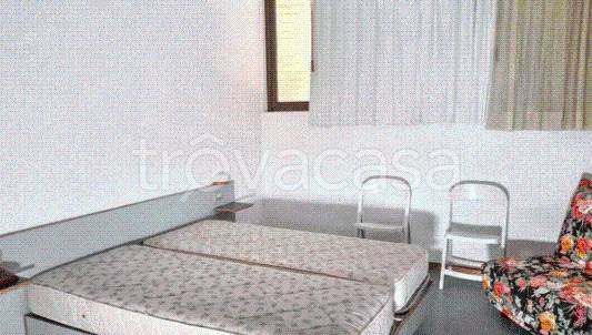 negozio in vendita a Girasole