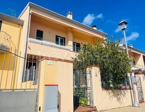 casa indipendente in vendita a Girasole