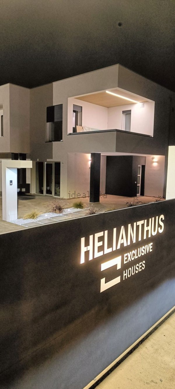 casa indipendente in vendita a Girasole