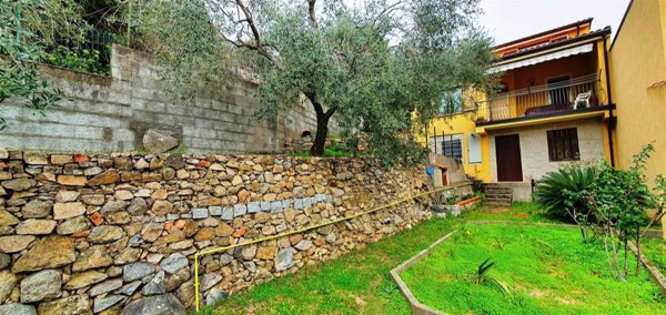 casa indipendente in vendita a Lanusei