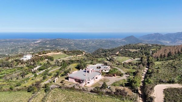 casa indipendente in vendita a Lanusei