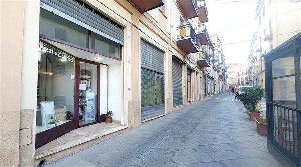 negozio in vendita a Lanusei