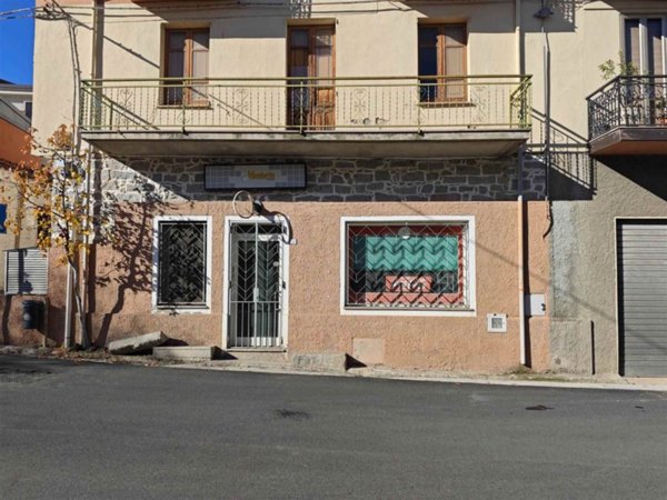 trivano in vendita a Loceri