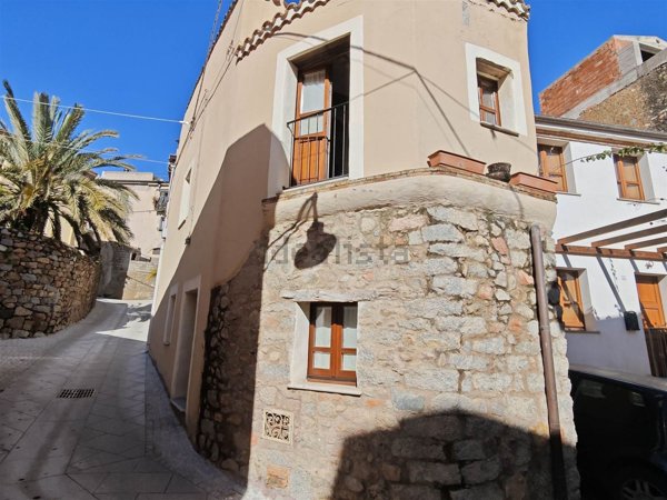 casa indipendente in vendita a Loceri