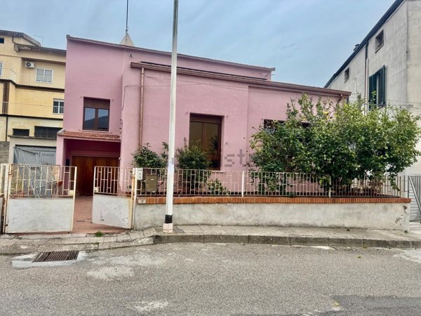 casa indipendente in vendita a Macomer