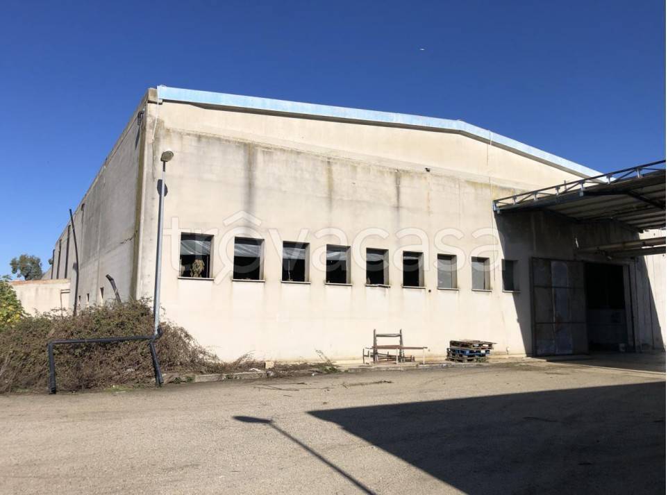locale commerciale in vendita a Macomer