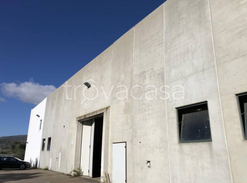 locale commerciale in vendita a Macomer