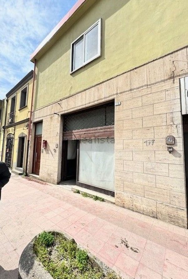 locale commerciale in vendita a Macomer