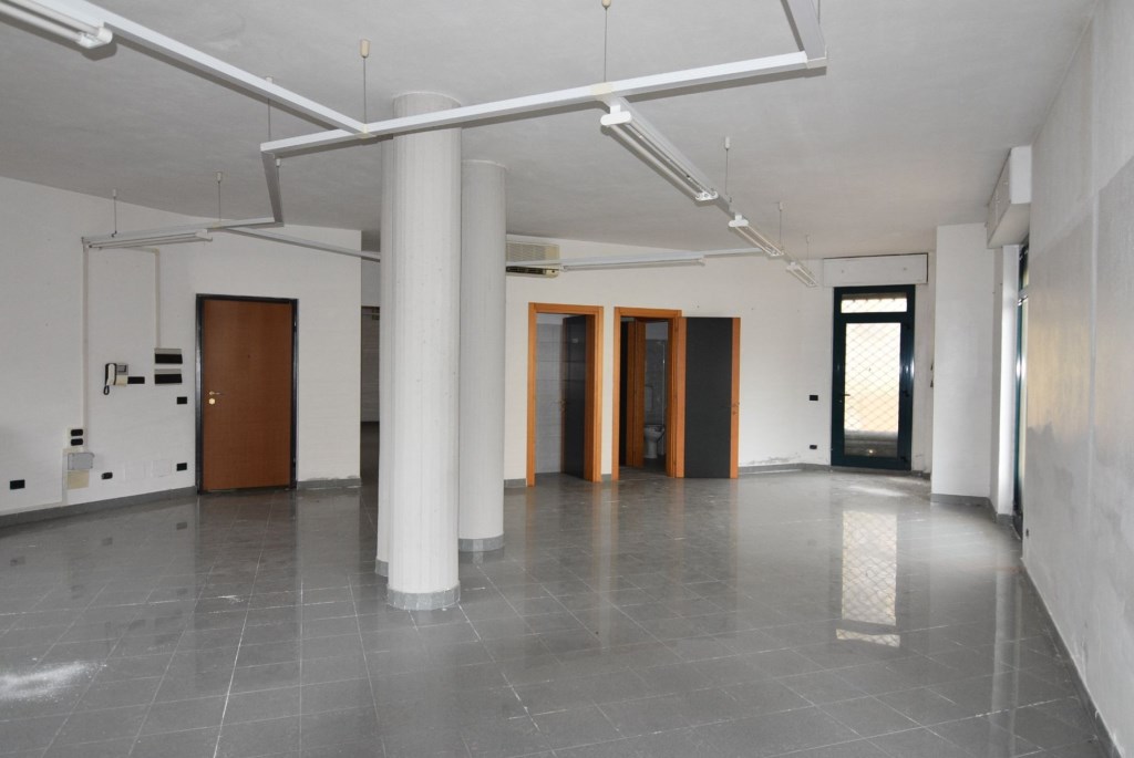 locale commerciale in vendita a Macomer