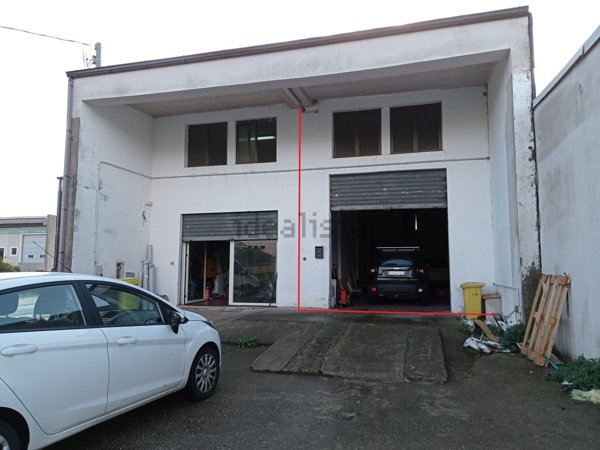 locale commerciale in vendita a Macomer