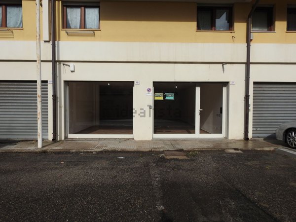 locale commerciale in vendita a Macomer