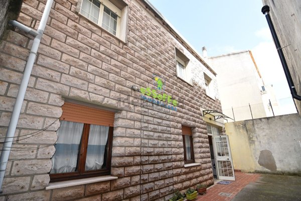 casa indipendente in vendita a Macomer