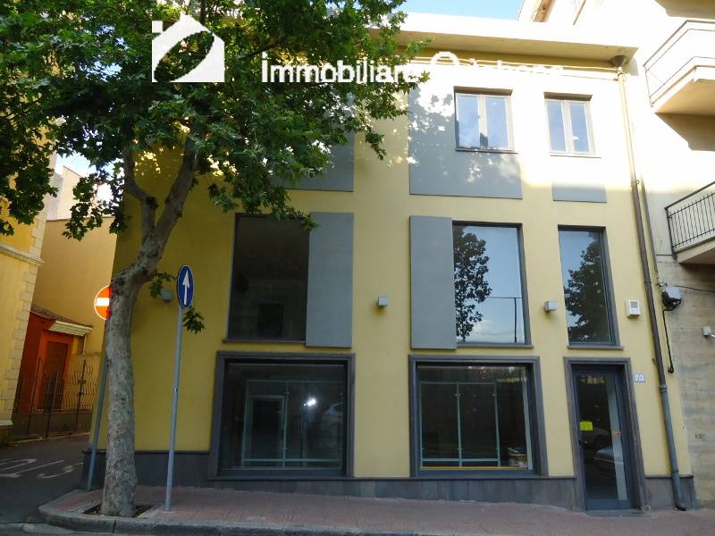 trivano in vendita a Nuoro in zona Centro Storico