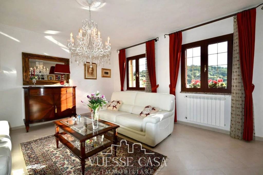 casa indipendente in vendita a Nuoro