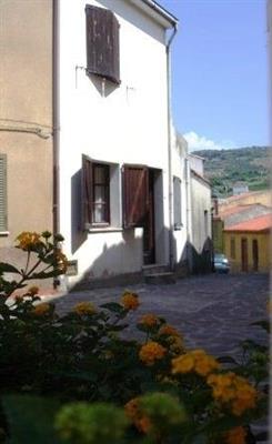 casa indipendente in vendita a Nuoro in zona Centro Storico
