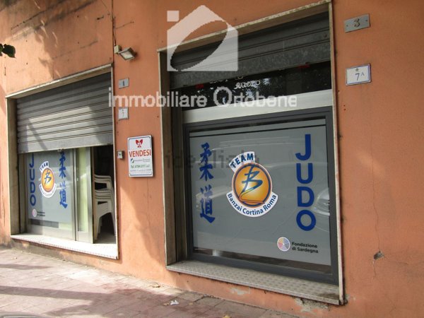 locale commerciale in vendita a Nuoro in zona Centro Storico