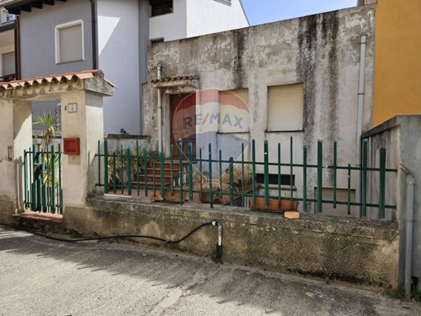 casa indipendente in vendita a Nuoro