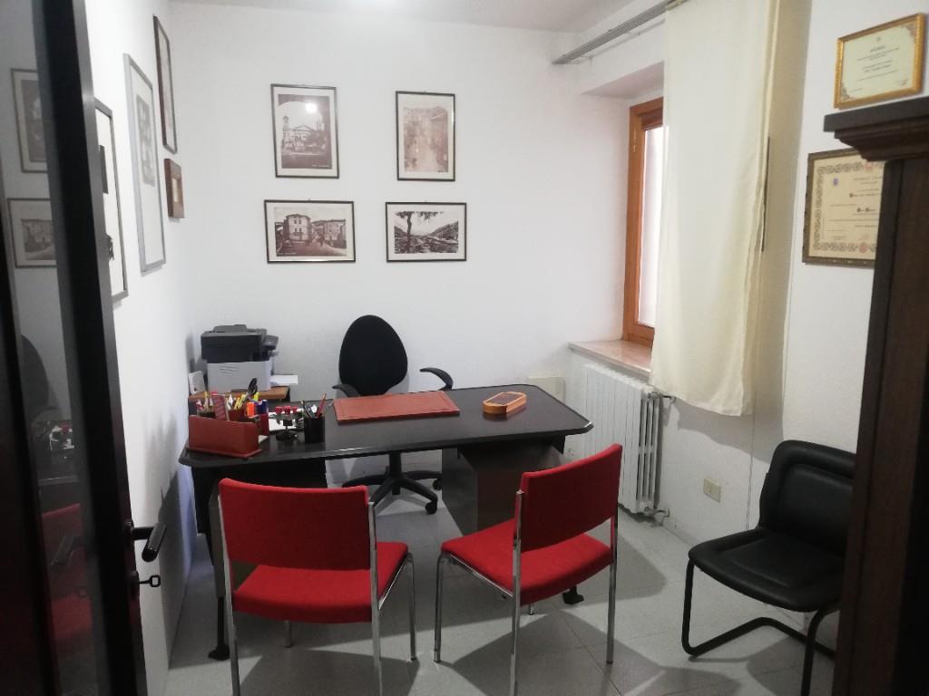 ufficio in vendita a Nuoro in zona Centro Storico