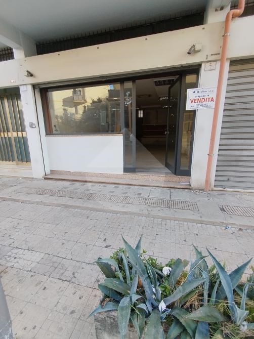 locale commerciale in vendita a Nuoro