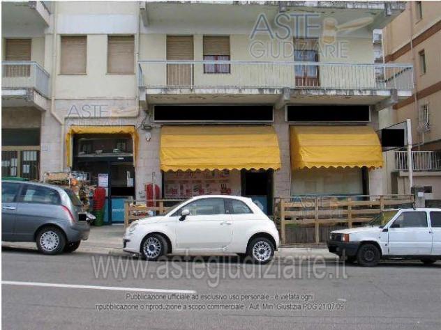 negozio in vendita a Nuoro in zona Centro Storico
