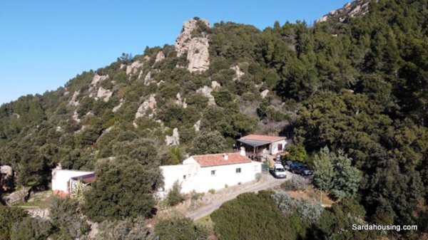 casa indipendente in vendita a Nuoro in zona Nostra Signora de su Monte