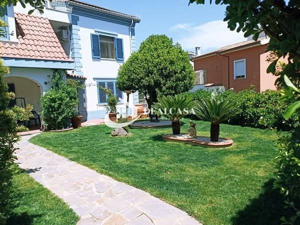 casa indipendente in vendita a Nuoro in zona Borghetto