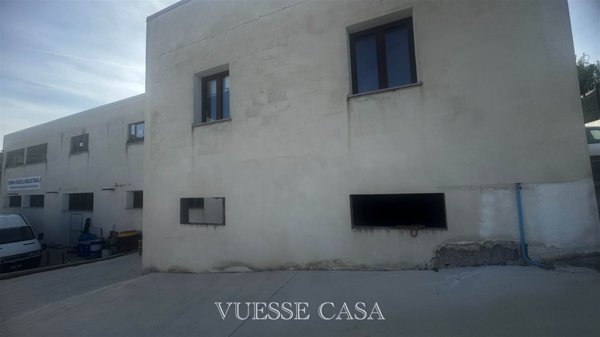 ufficio in vendita a Nuoro in zona Prato Sardo