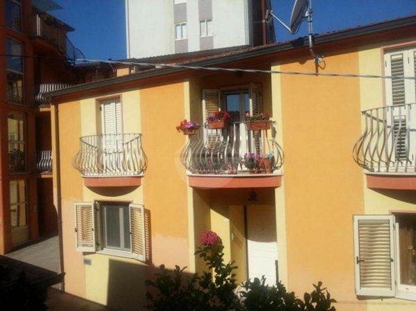 casa indipendente in vendita a Nuoro in zona Lollove