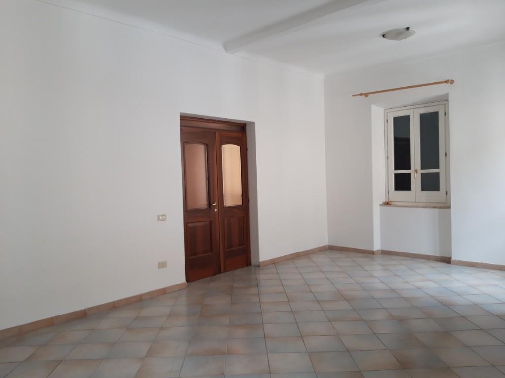 casa indipendente in vendita a Nuoro in zona Centro Storico