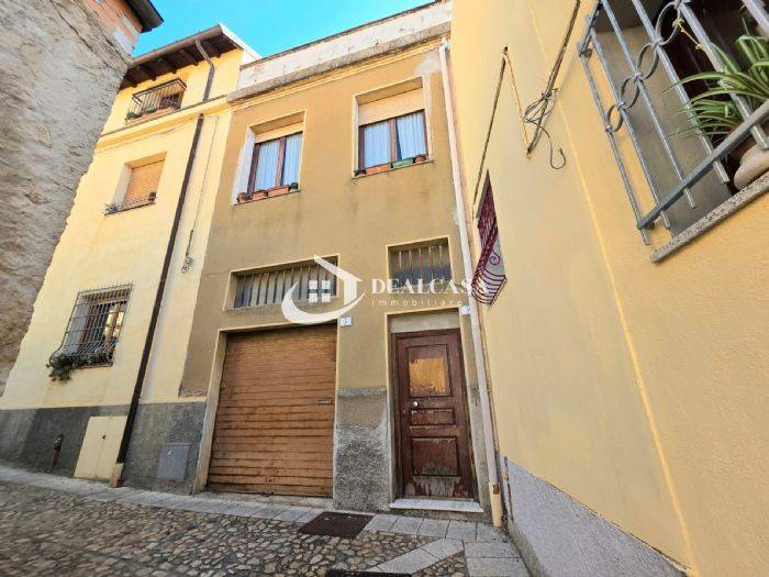 casa indipendente in vendita a Nuoro in zona Centro Storico