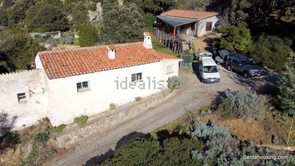 pentavano in vendita a Nuoro in zona Nostra Signora de su Monte