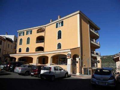locale commerciale in vendita a Nuoro