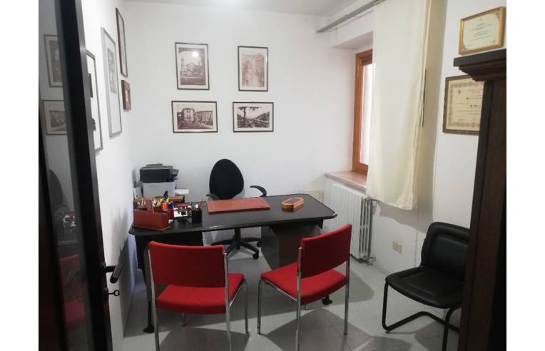 ufficio in vendita a Nuoro in zona Centro Storico
