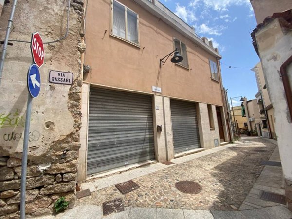 casa indipendente in vendita a Nuoro in zona Centro Storico